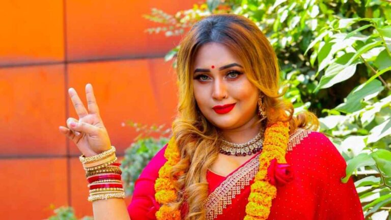 নির্বাচনে জয় পেয়ে উচ্ছ্বসিত পলি